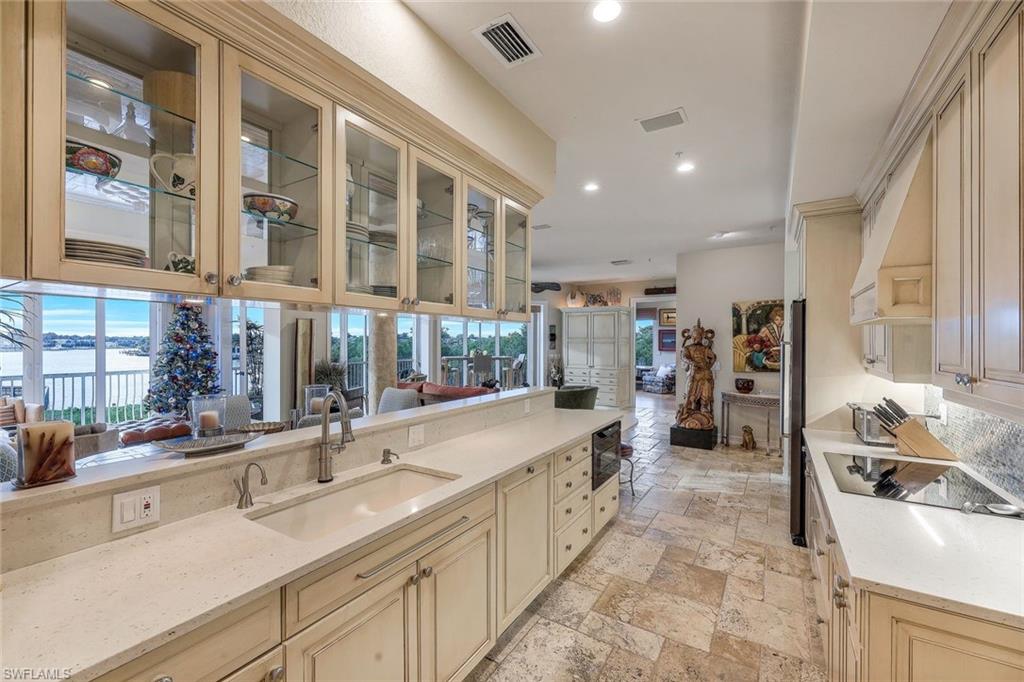 ADMIRALS WATCH - Residential