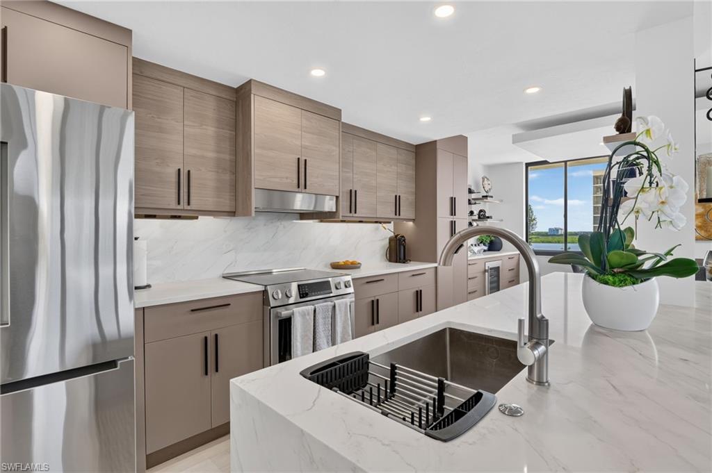 11 Bluebill AVE 606