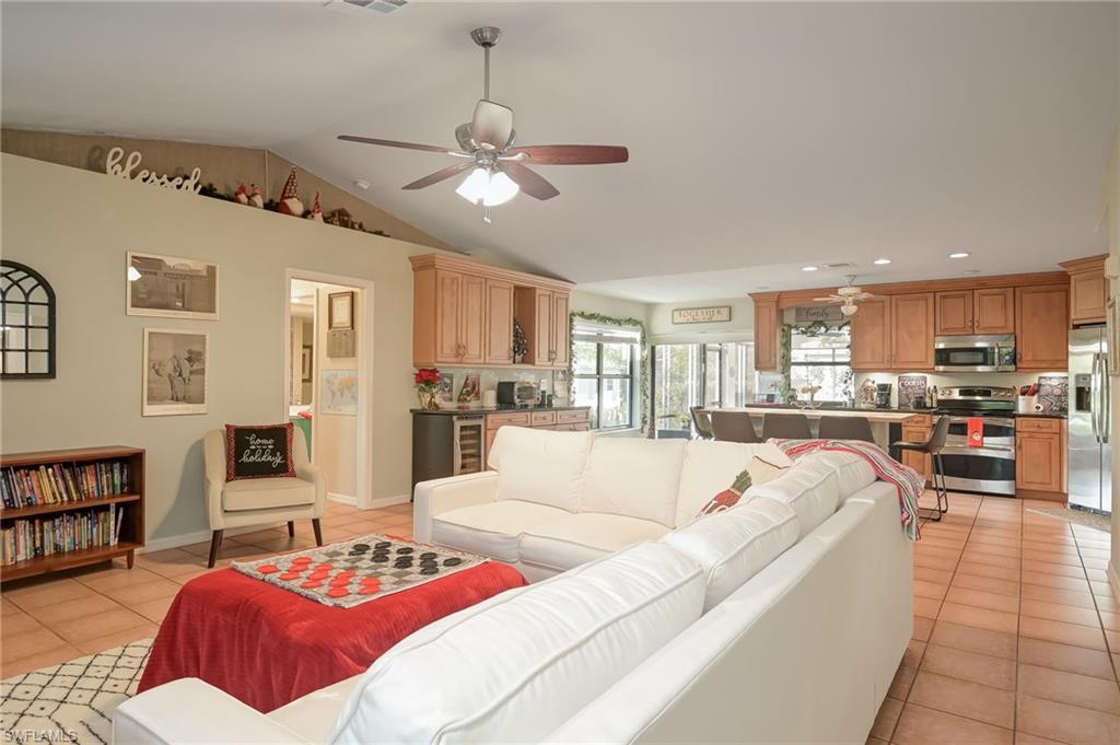 CALUSA WOODS - Residential