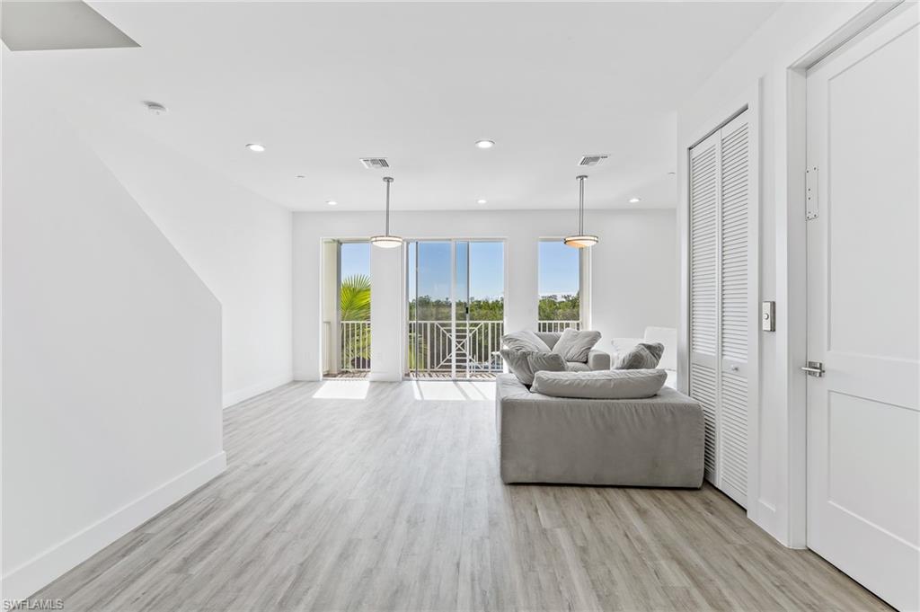 CAPE HARBOUR - Residential