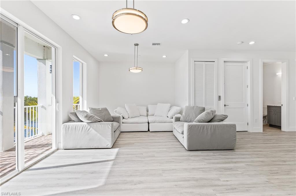 CAPE HARBOUR - Residential