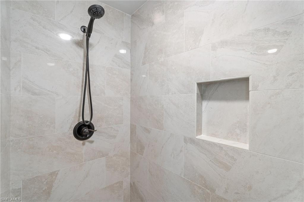 CAPE HARBOUR - Residential