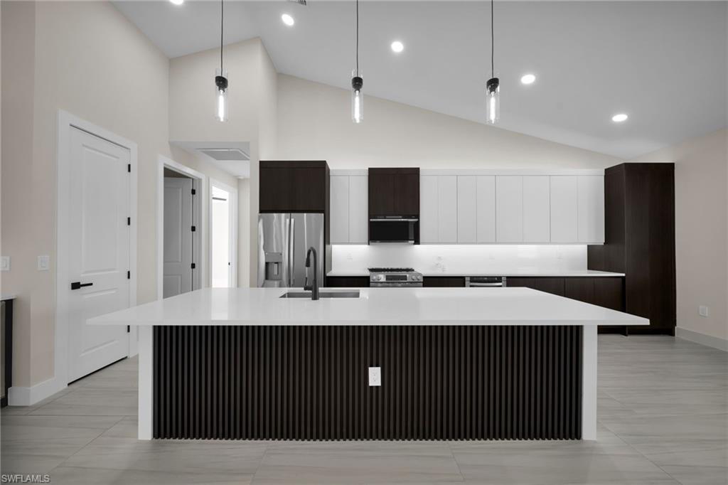 CAPE CORAL - Residential