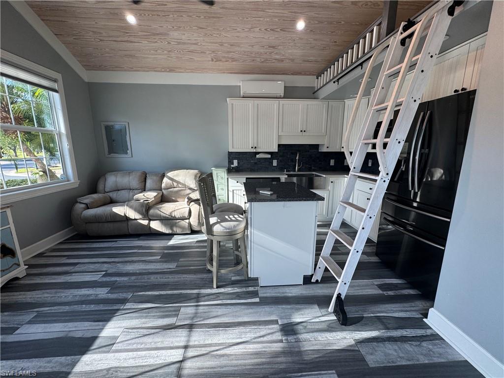 RIVERBEND MOTORCOACH RESORT - Land