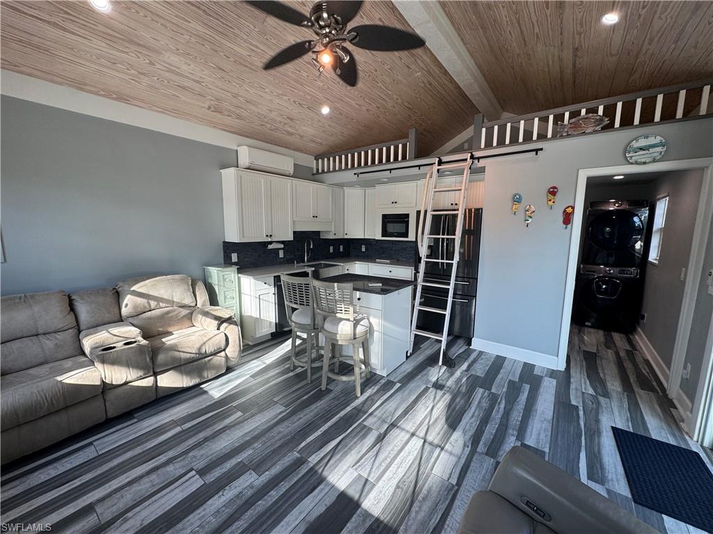 RIVERBEND MOTORCOACH RESORT - Land