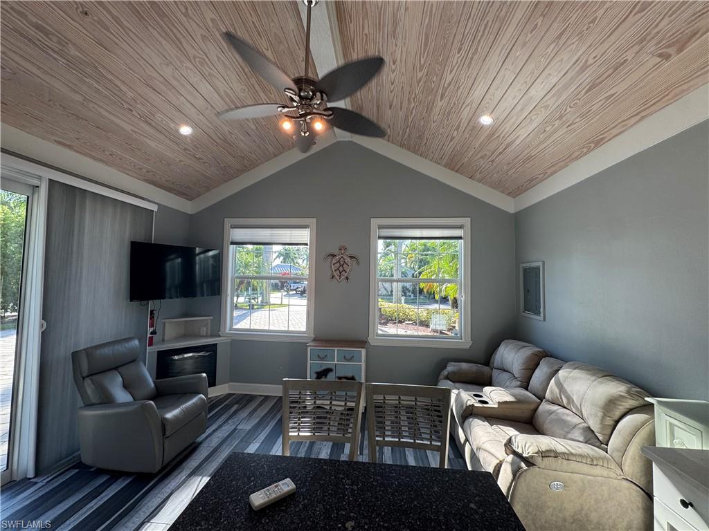 RIVERBEND MOTORCOACH RESORT - Land