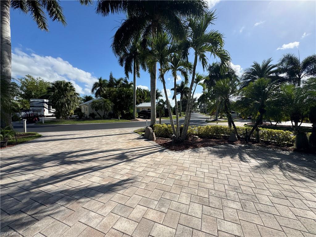 RIVERBEND MOTORCOACH RESORT - Land