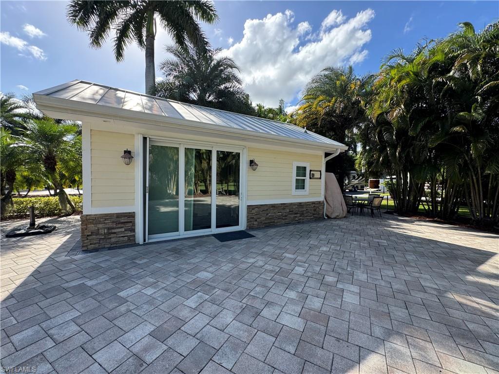 RIVERBEND MOTORCOACH RESORT - Land