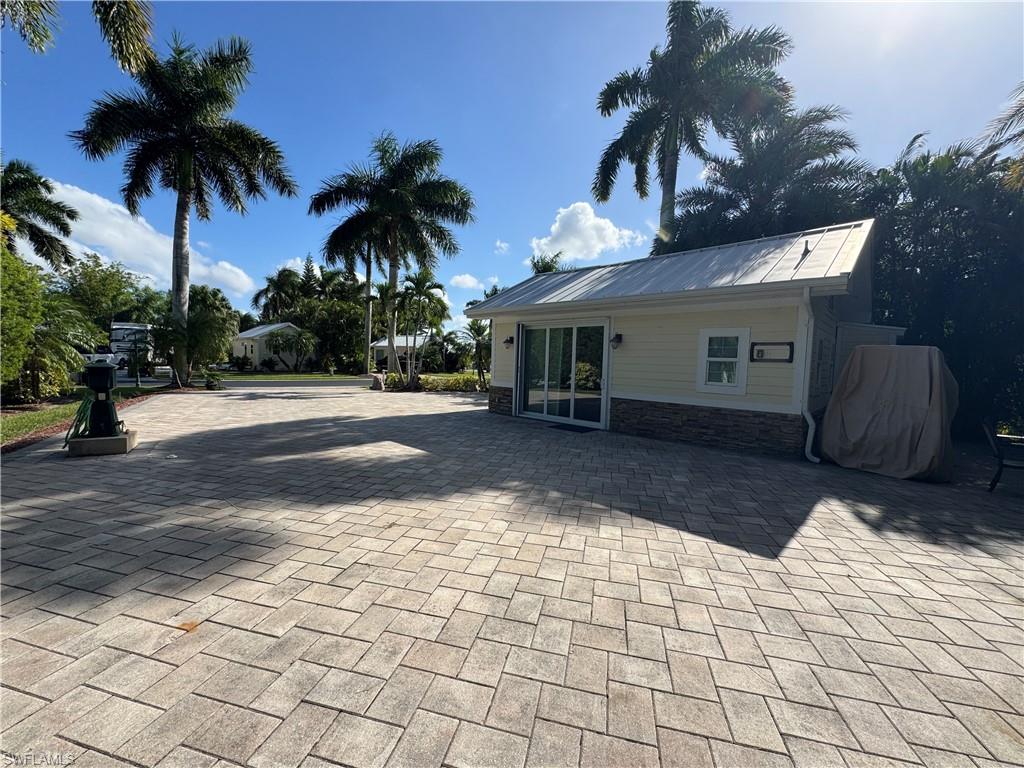 RIVERBEND MOTORCOACH RESORT - Land