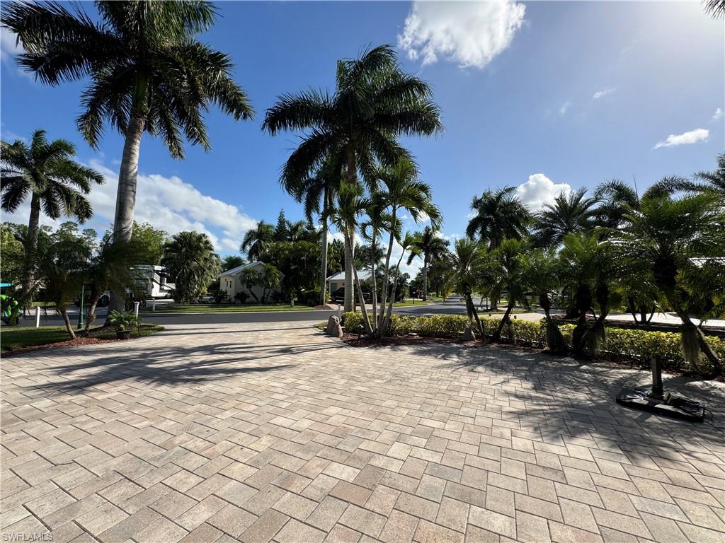 RIVERBEND MOTORCOACH RESORT - Land