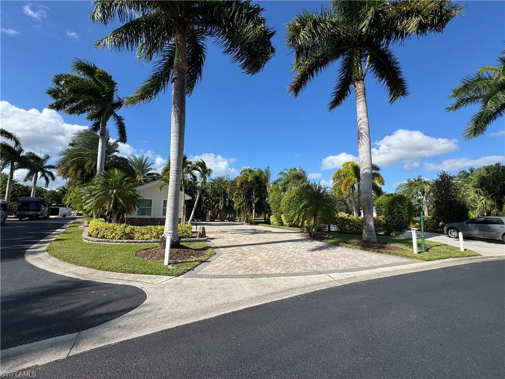 RIVERBEND MOTORCOACH RESORT - Land