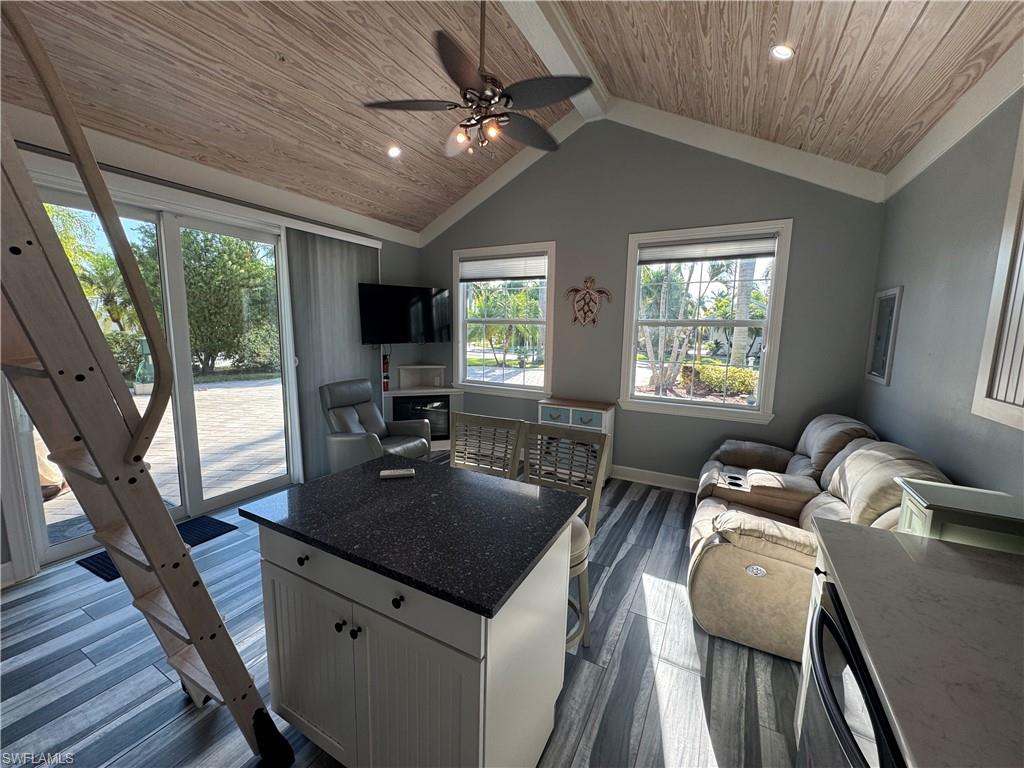 RIVERBEND MOTORCOACH RESORT - Land