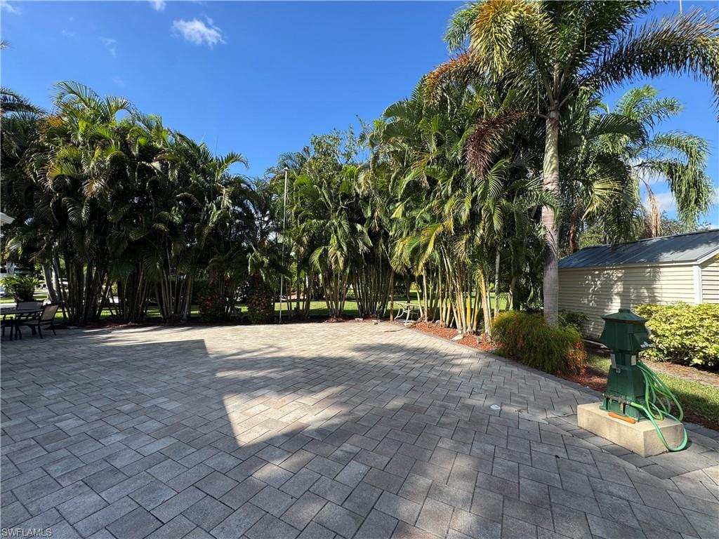 RIVERBEND MOTORCOACH RESORT - Land