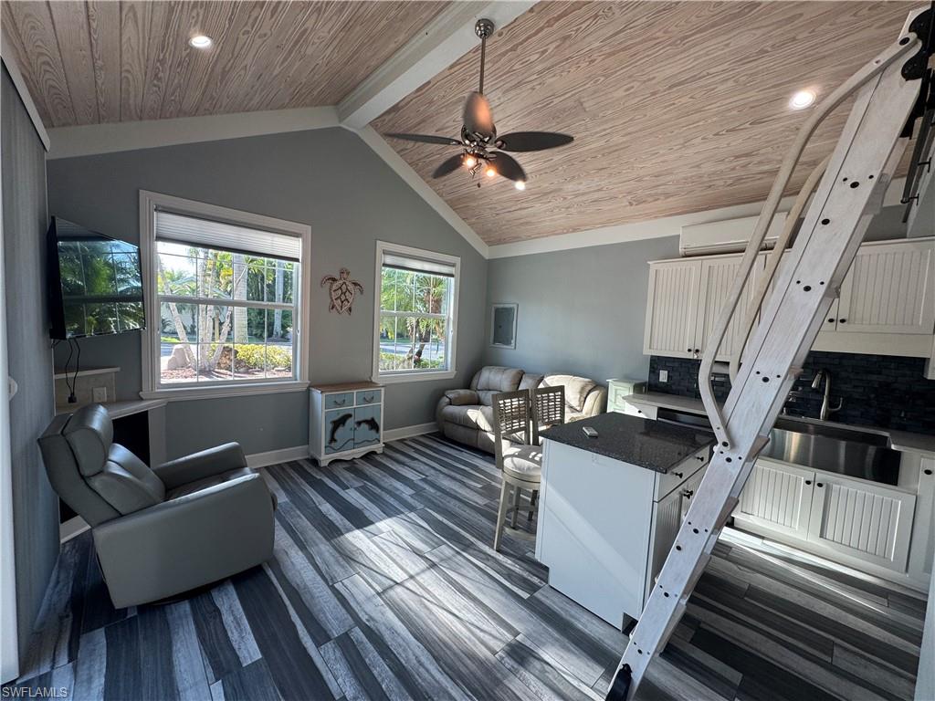 RIVERBEND MOTORCOACH RESORT - Land