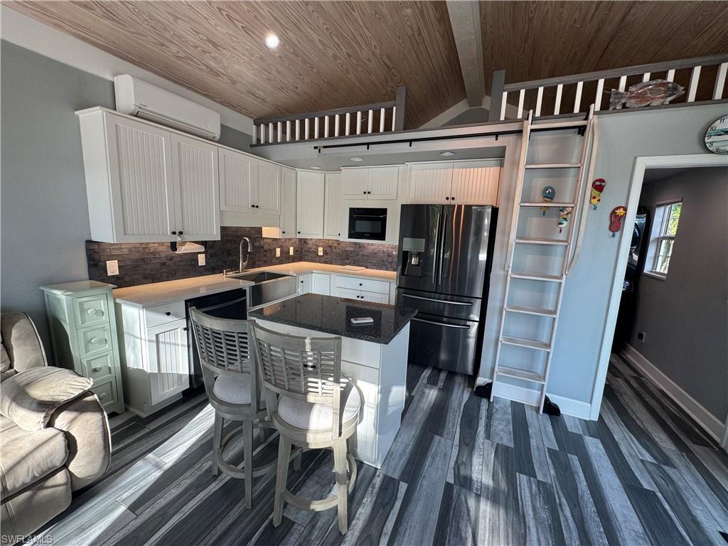 RIVERBEND MOTORCOACH RESORT - Land