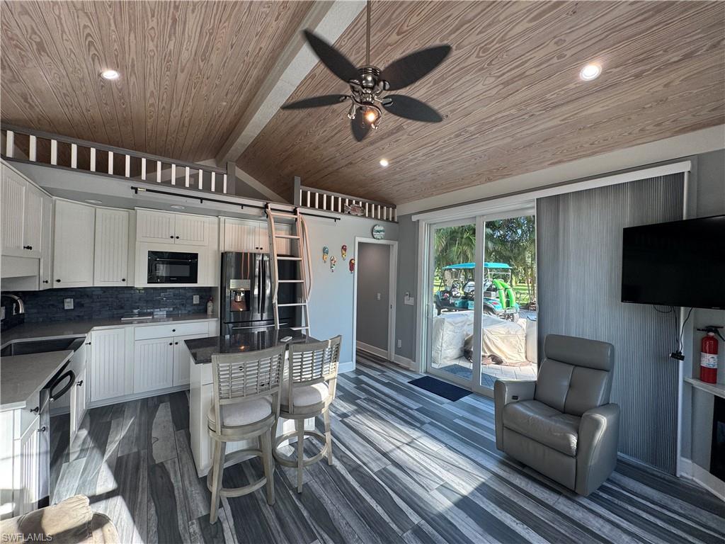 RIVERBEND MOTORCOACH RESORT - Land