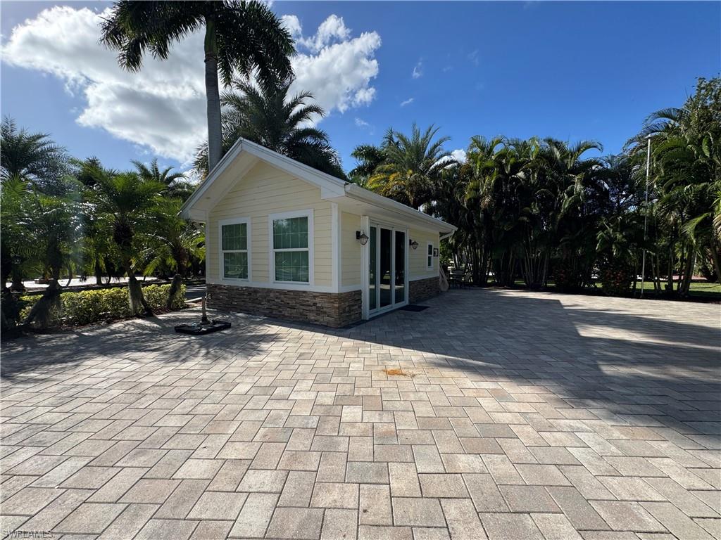 RIVERBEND MOTORCOACH RESORT - Land