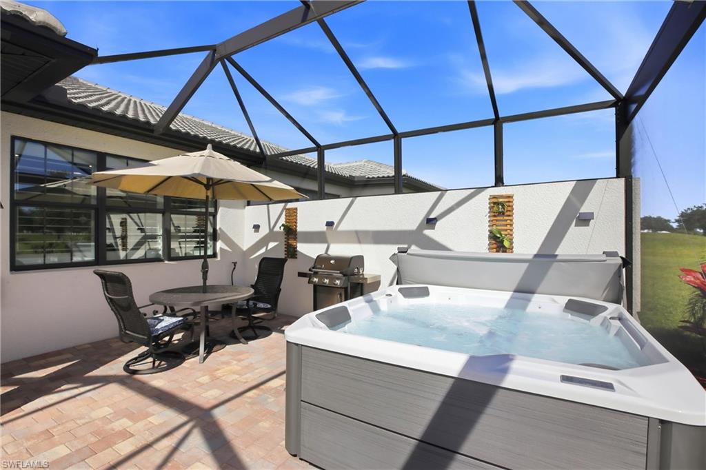 COUNTRY CLUB - Residential