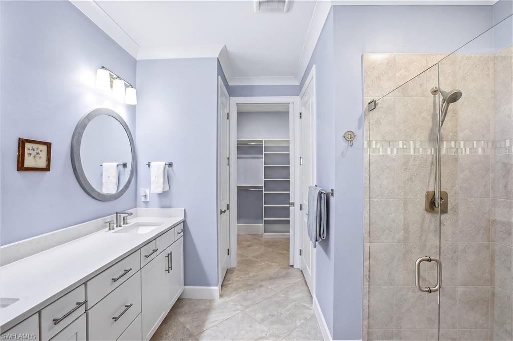 COUNTRY CLUB - Residential