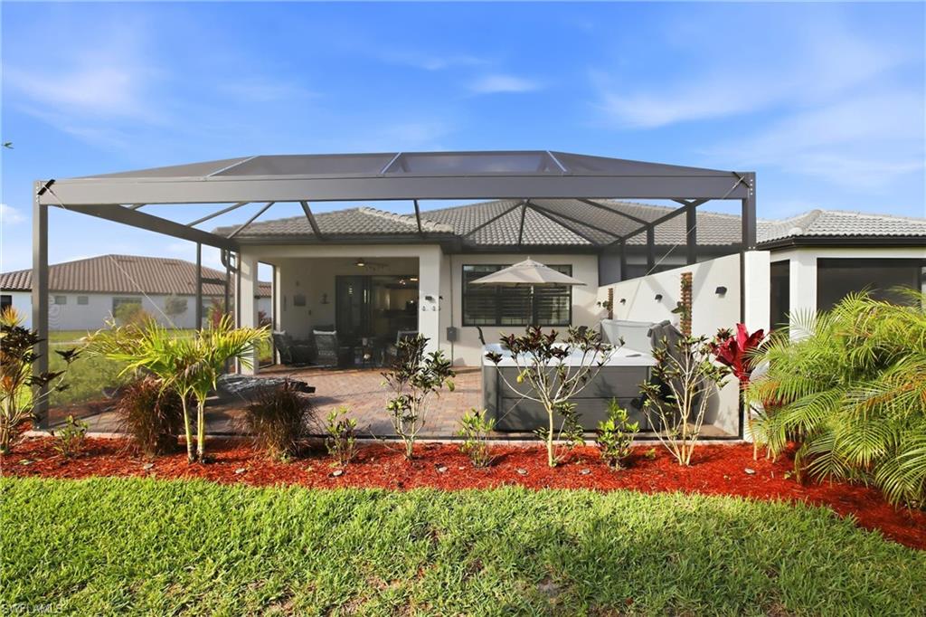 COUNTRY CLUB - Residential