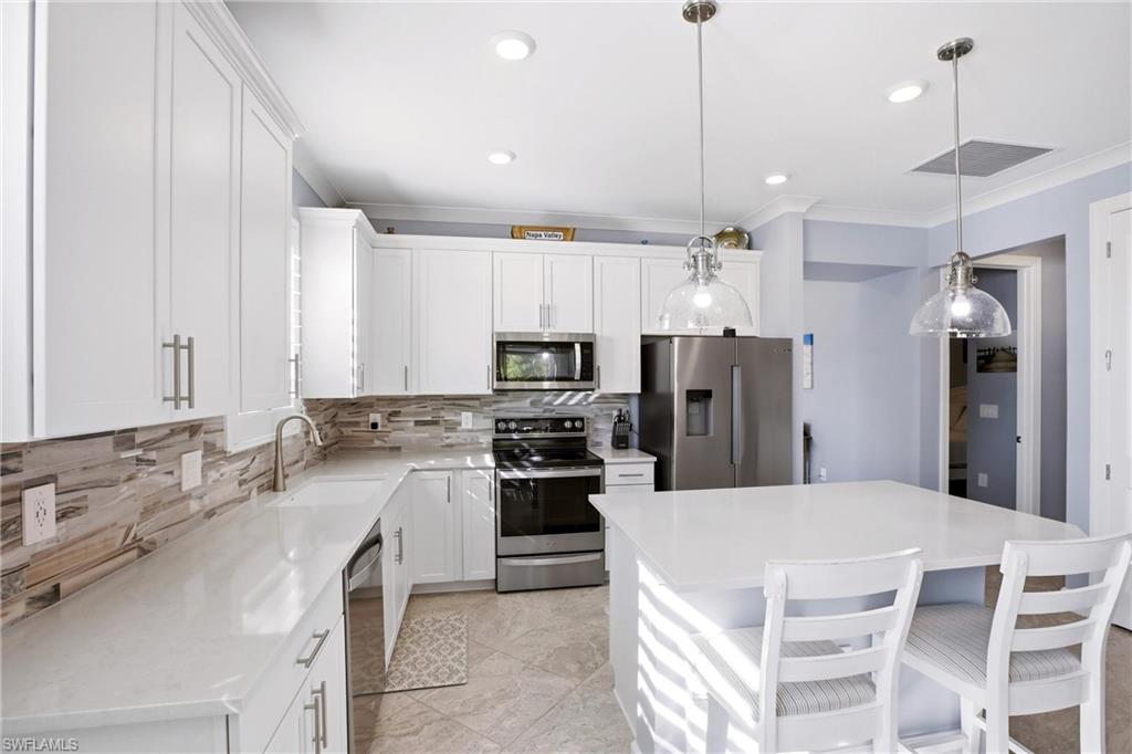 COUNTRY CLUB - Residential