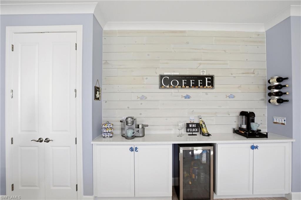 COUNTRY CLUB - Residential