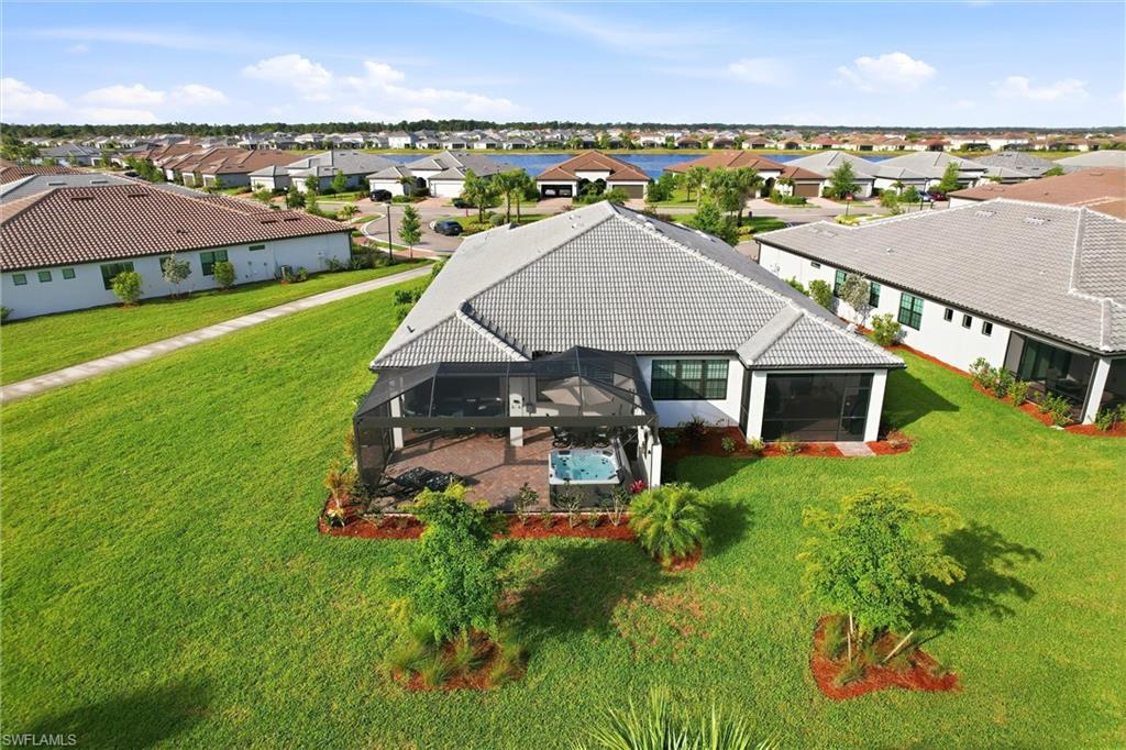 COUNTRY CLUB - Residential