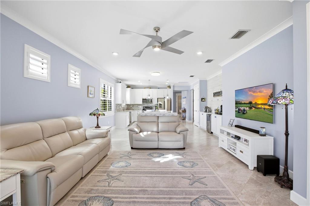 COUNTRY CLUB - Residential