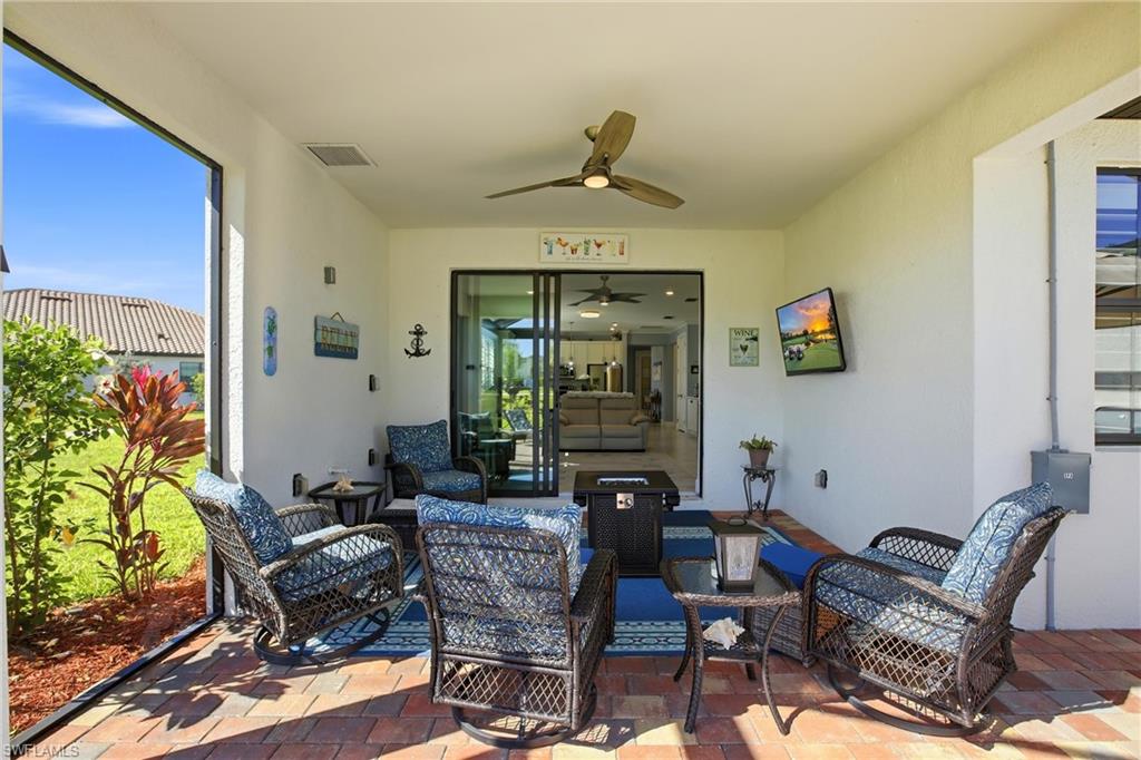 COUNTRY CLUB - Residential