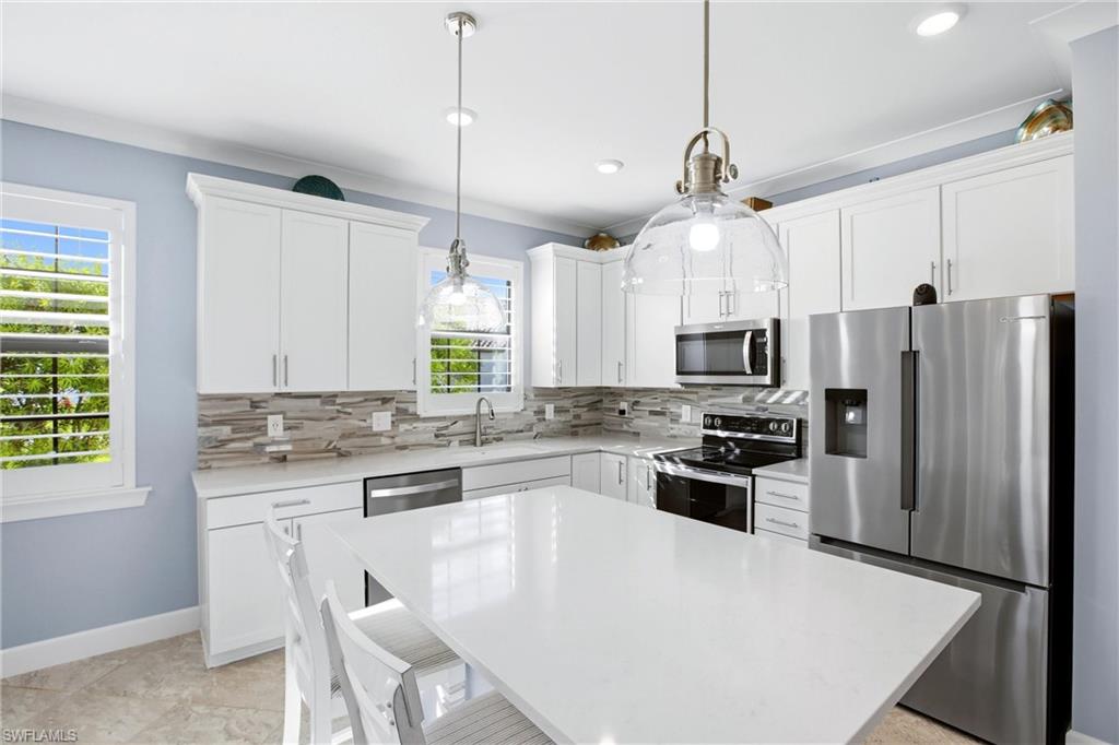 COUNTRY CLUB - Residential