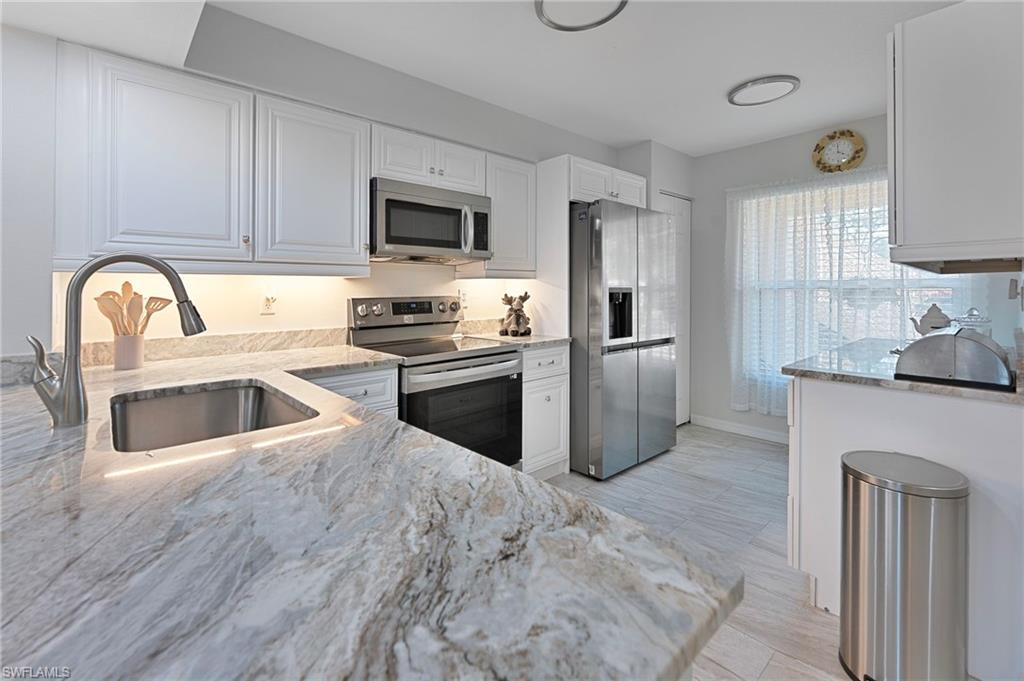 HUNTINGTON LAKES - Residential