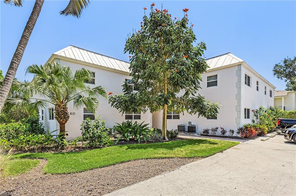 TWIN PALMS - Residential