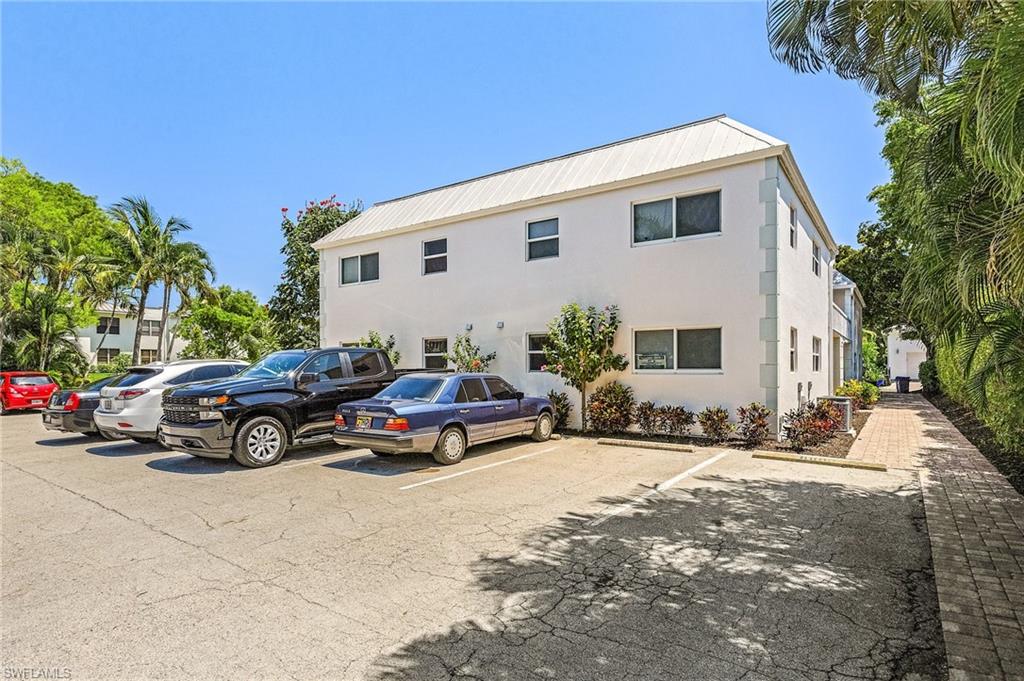 TWIN PALMS - Residential