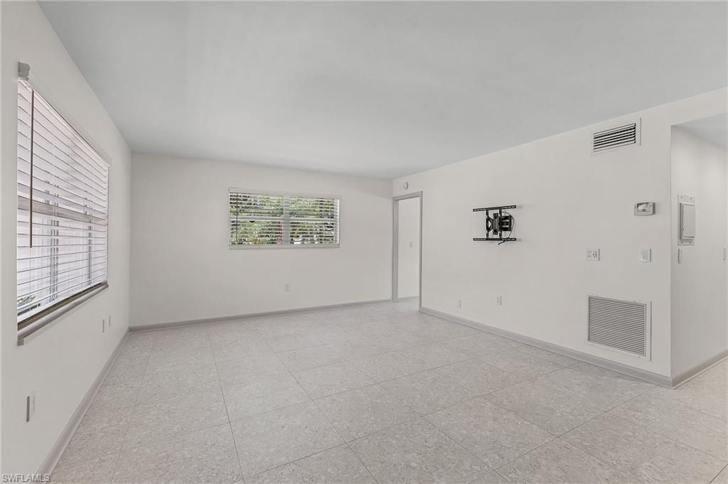 TWIN PALMS - Residential