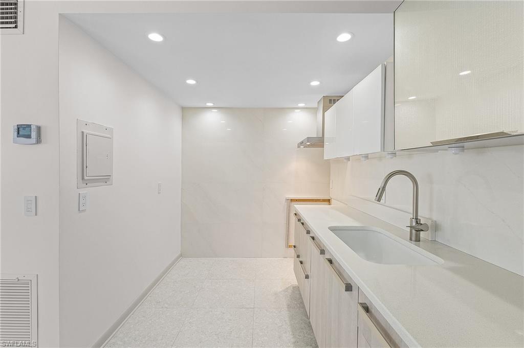 TWIN PALMS - Residential