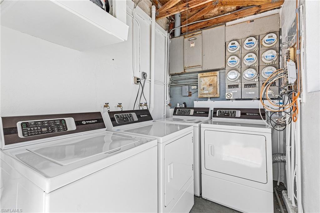 TWIN PALMS - Residential