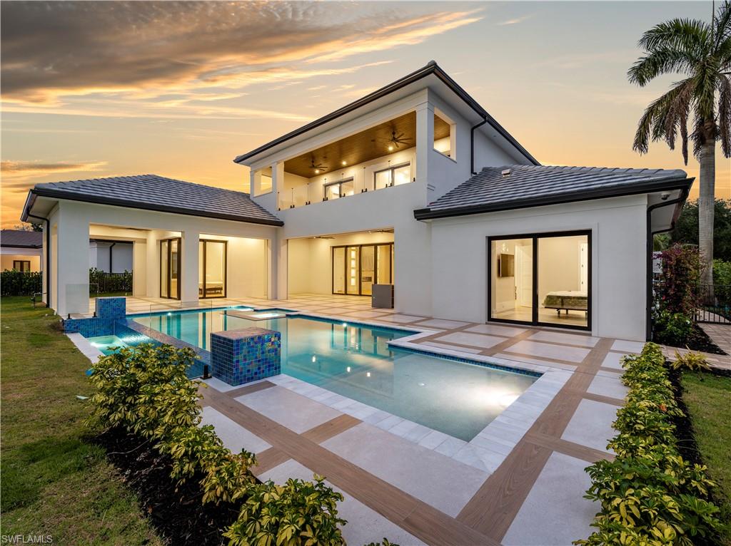 MOORINGS - Residential