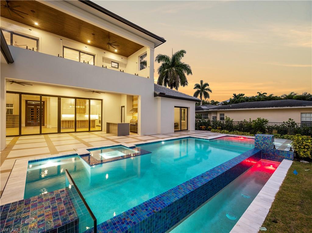 MOORINGS - Residential