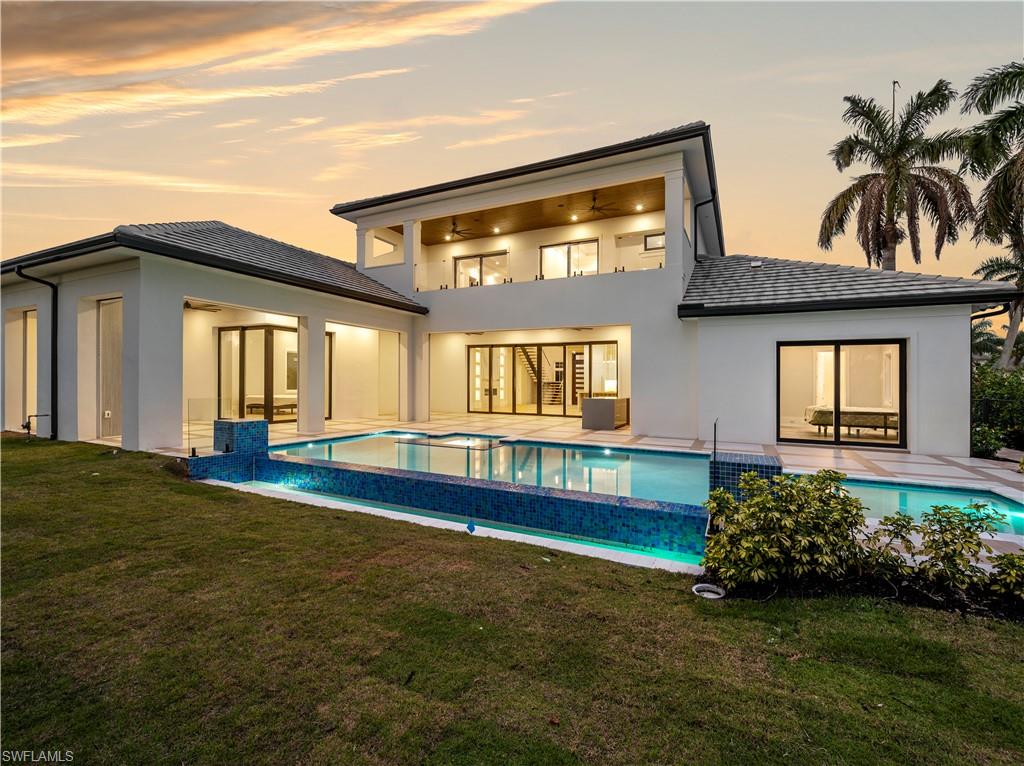 MOORINGS - Residential