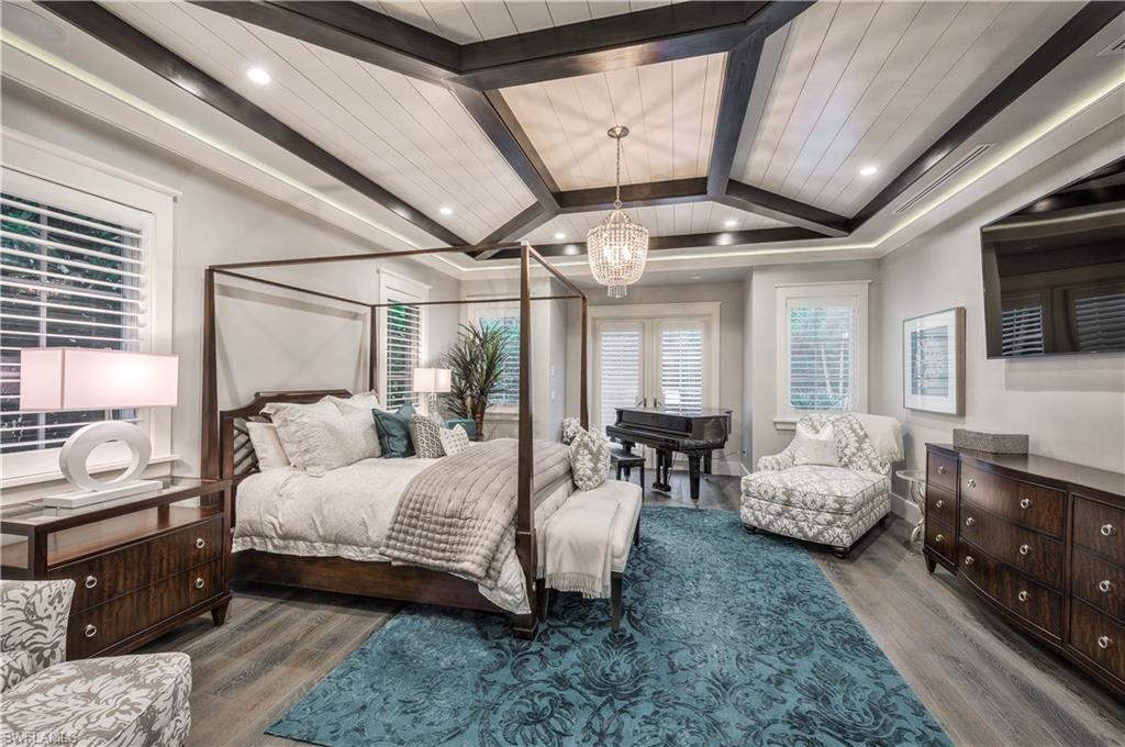 MOORINGS - Residential