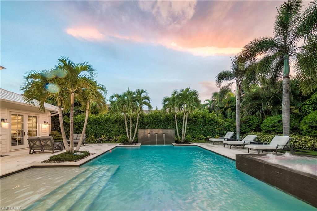 MOORINGS - Residential