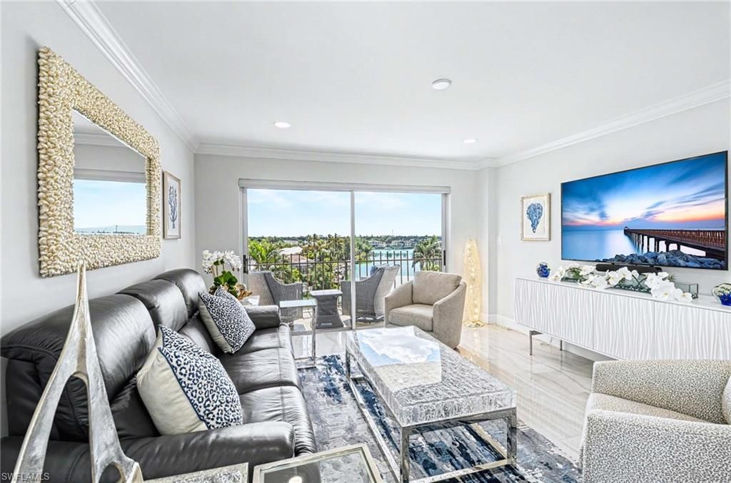 Photo of 2150 Gulf Shore BLVD N #605, NAPLES, FL 34102 (MLS # 226012189)