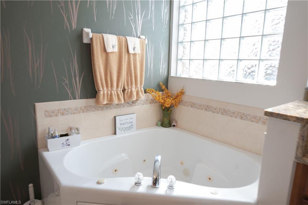 OLYMPIA POINTE - Residential