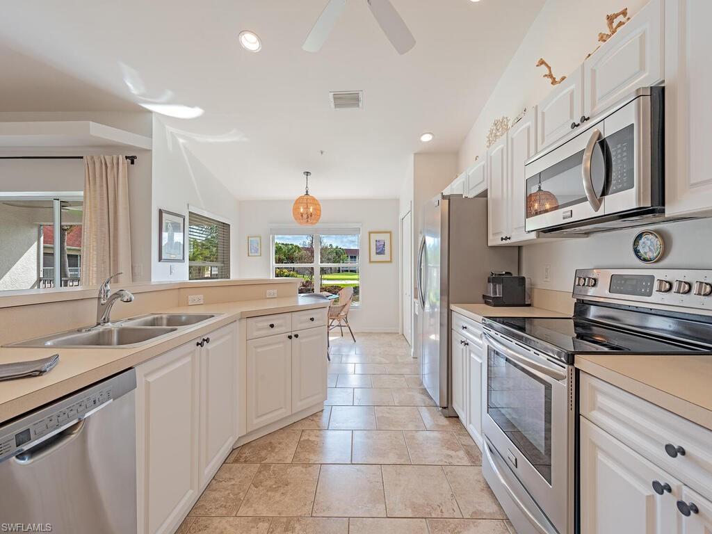2880 Cypress Trace CIR 202
