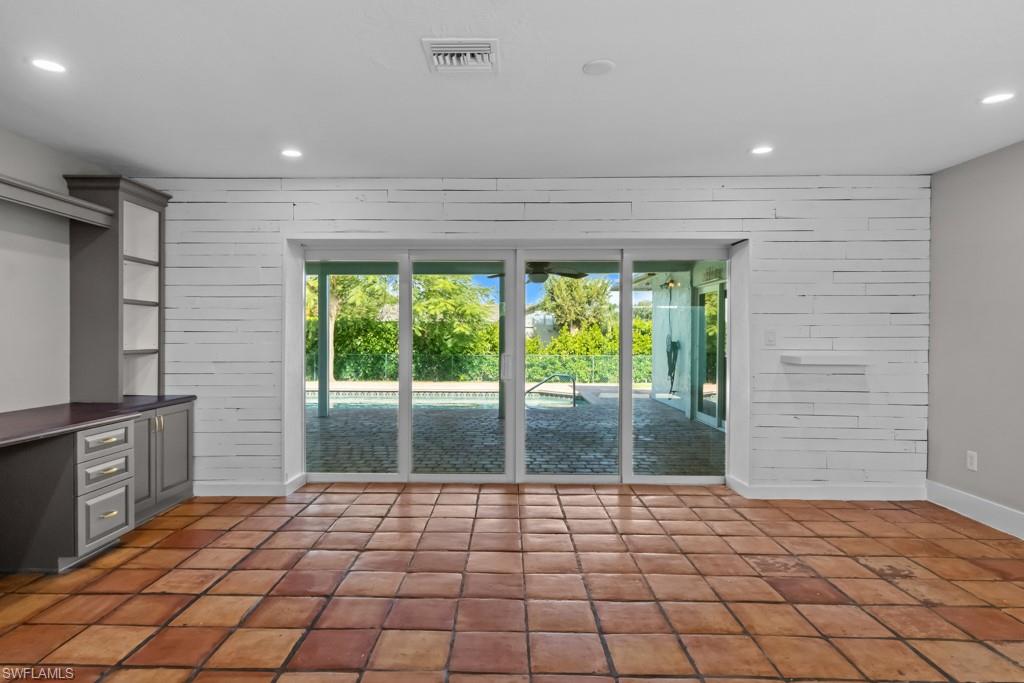 WHISKEY CREEK - Residential Lease