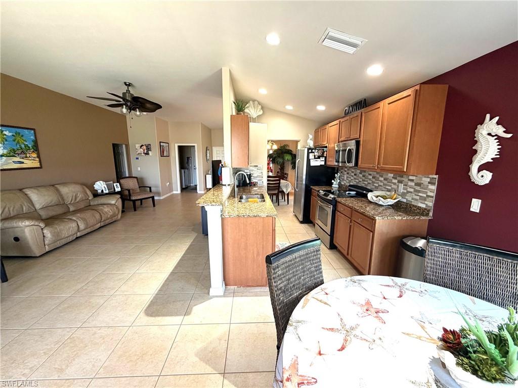 CAPE CORAL - Residential Lease