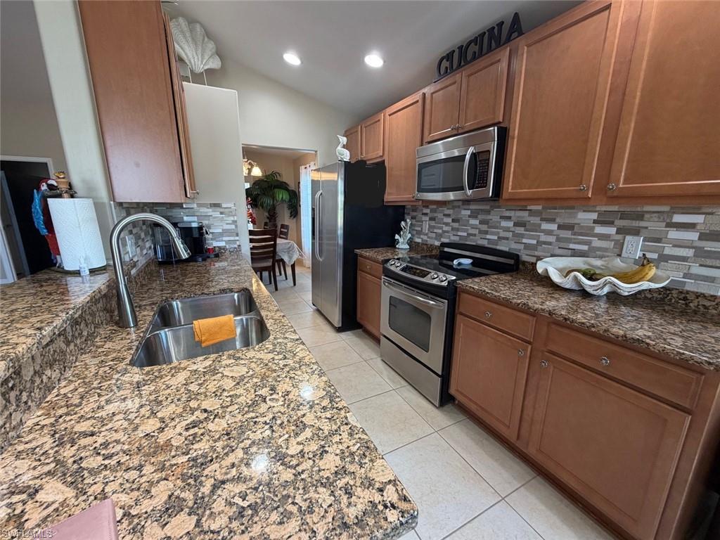 CAPE CORAL - Residential Lease