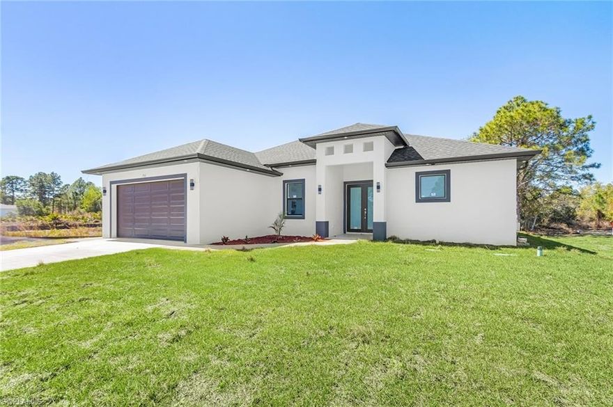 Come see this beautiful house in a fast growing are on Lehigh Acres. Close to every shopping and main roads of the area.