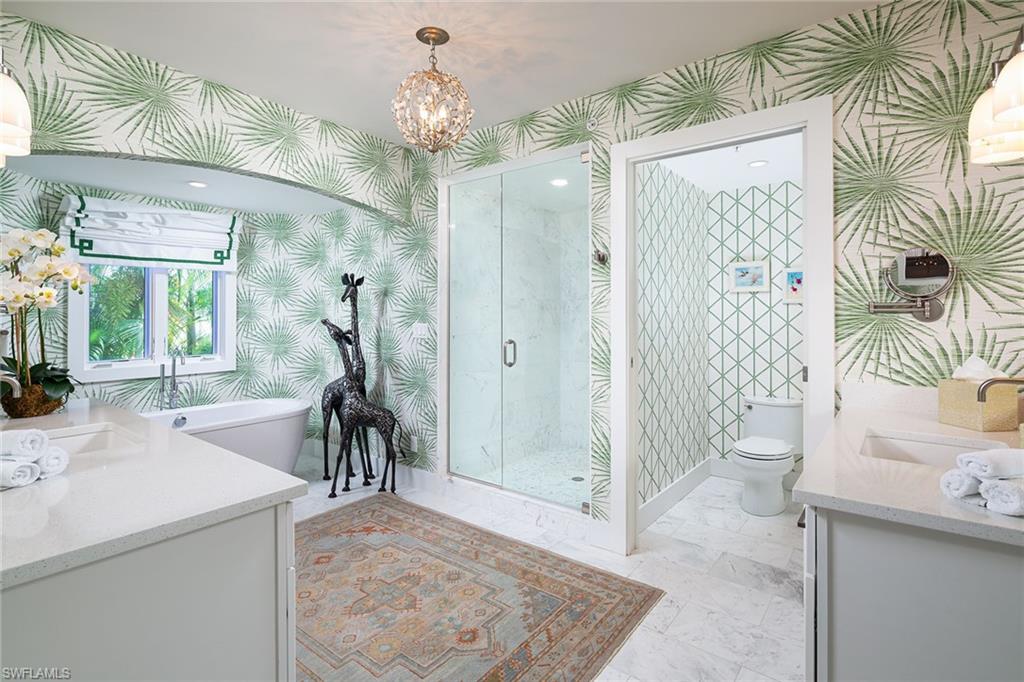 ESMERALDA ON EIGHTH - Residential