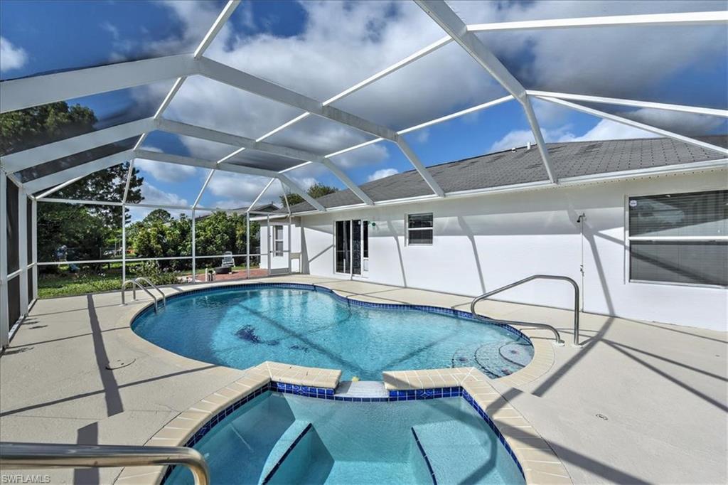 MIRROR LAKES - Residential